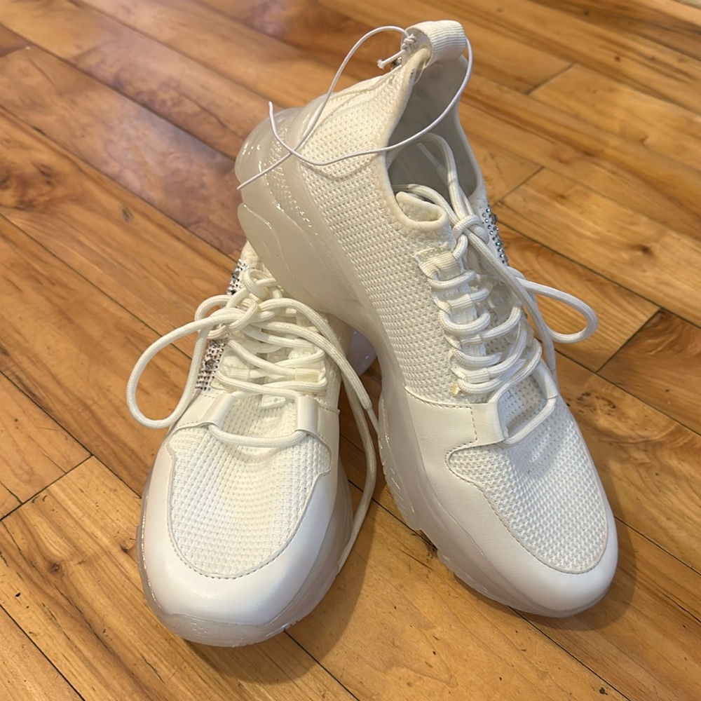 Steve Madden White Sneakers with Textured Leather and High-Top Design